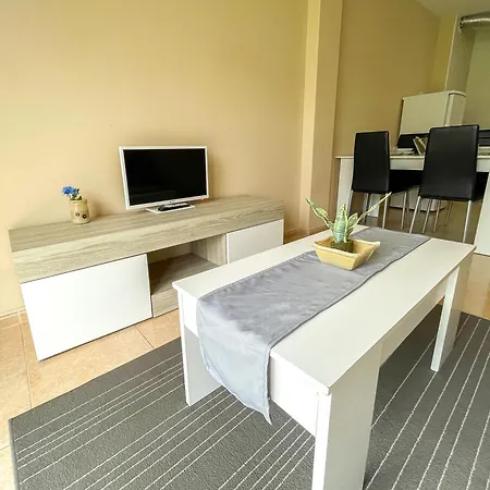 Apartman Playa De Catedrales 3000 *