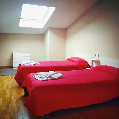 Playa De Catedrales 3000 *